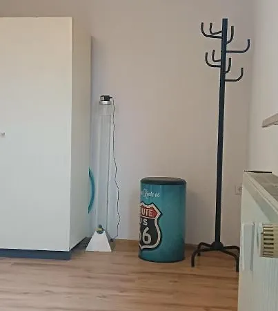 Lovely 2-bedroom Vacation With Nearby Parking *