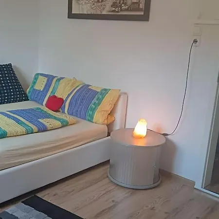 Lovely 2-bedroom Vacation With Nearby Parking 瓦尔迪尔恩