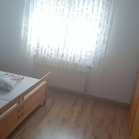 Lovely 2-bedroom Vacation With Nearby Parking 公寓 瓦尔迪尔恩