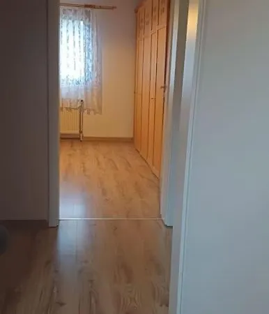 Lovely 2-bedroom Vacation With Nearby Parking * 瓦尔迪尔恩