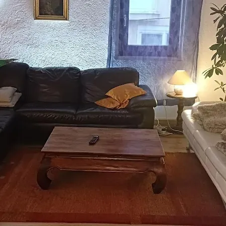 Lovely 2-bedroom Vacation With Nearby Parking *
