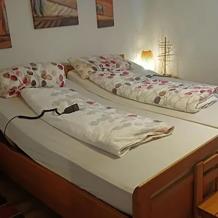 Lovely 2-bedroom Vacation With Nearby Parking 瓦尔迪尔恩