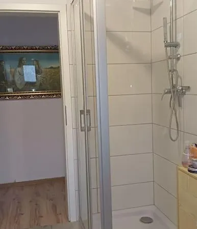 Lovely 2-bedroom Vacation With Nearby Parking 公寓